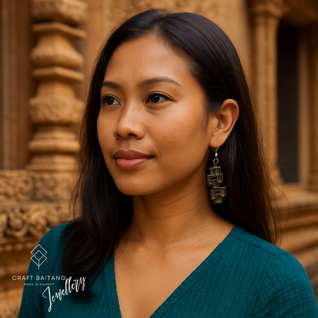 Shell and wood Squares pendant