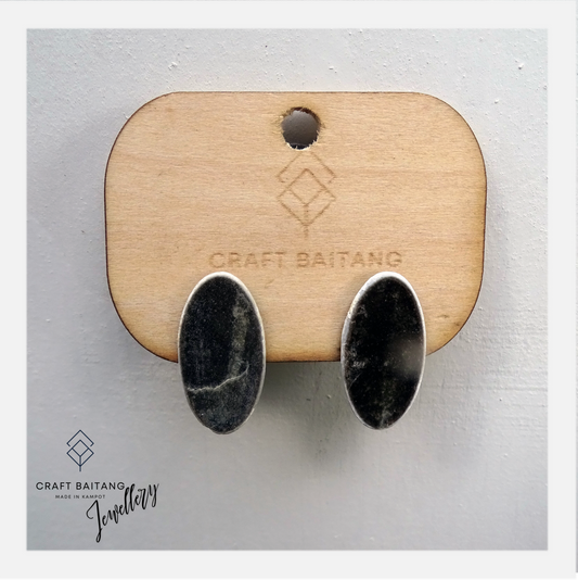 Small oval earrings
